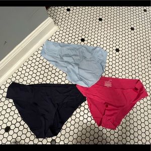 NIB bundle of 3 Amazon essential invisible hipster underwear XL